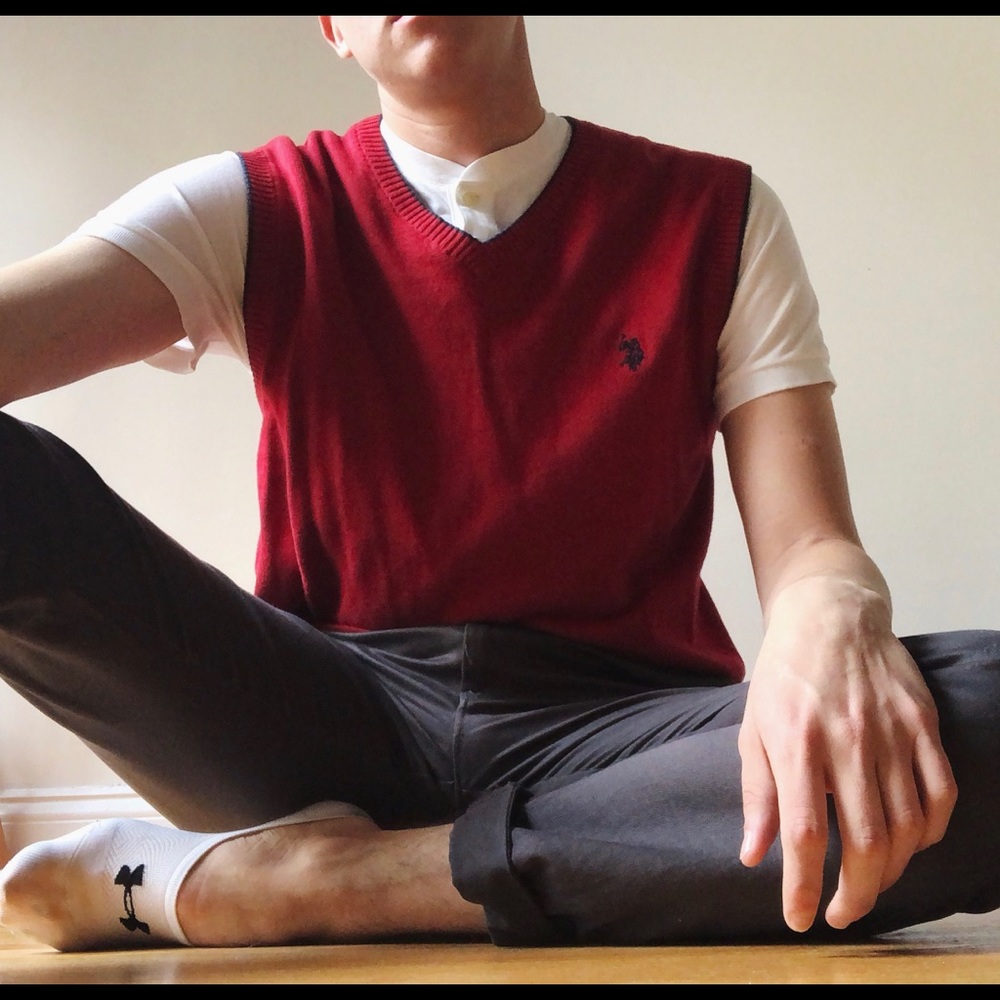 Men’s knitted vest.